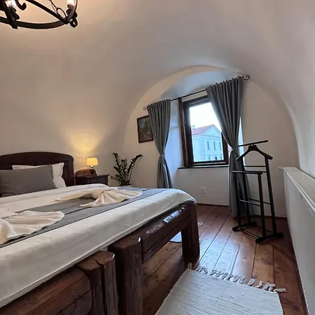 Hugo Apartment *